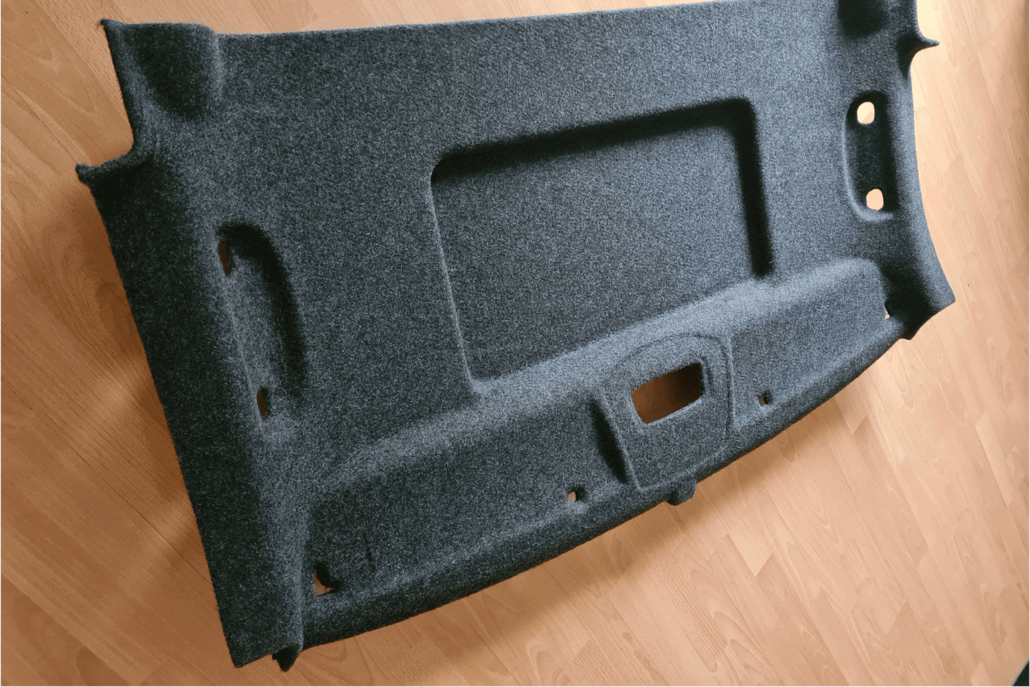 gefilzter Dachhimmel in anthrazit